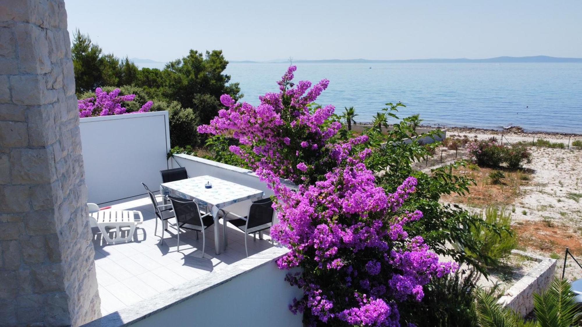 Mirakul Apartments Vir Εξωτερικό φωτογραφία