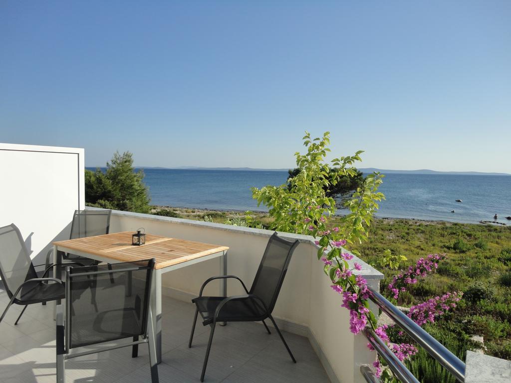 Mirakul Apartments Vir Εξωτερικό φωτογραφία