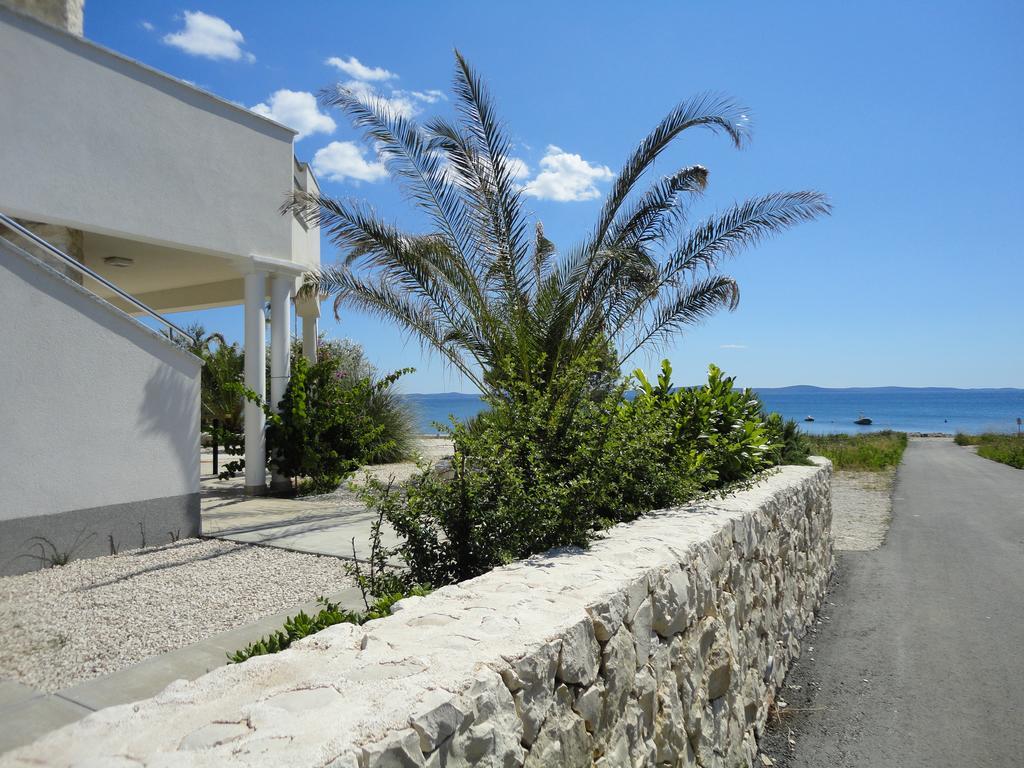 Mirakul Apartments Vir Εξωτερικό φωτογραφία