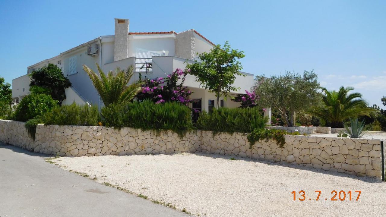 Mirakul Apartments Vir Εξωτερικό φωτογραφία